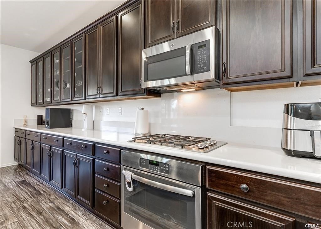 3285 Ledgewood Cir