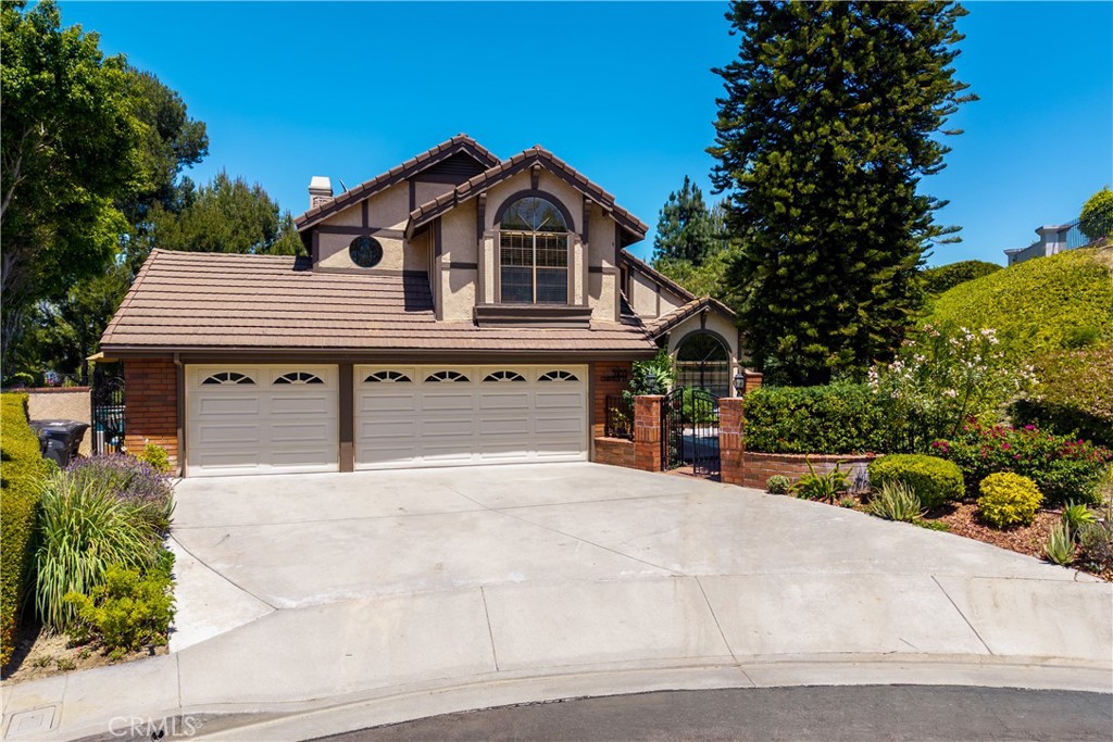 5185 E Fairfield