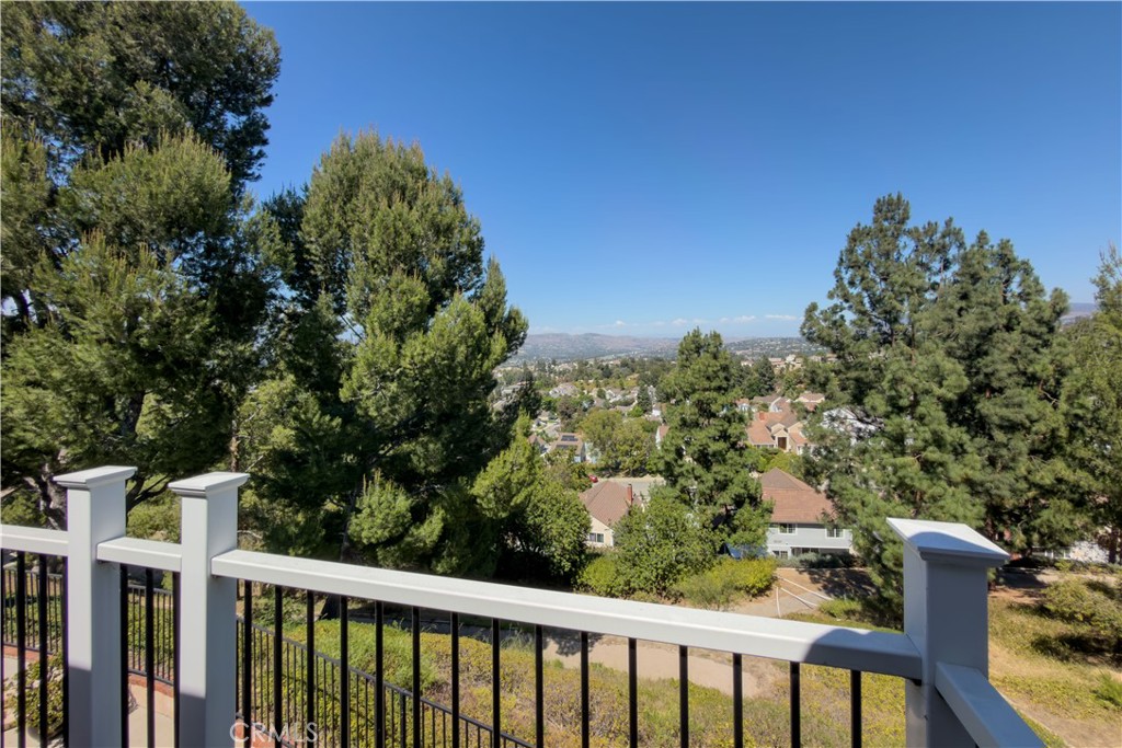 5185 E Fairfield