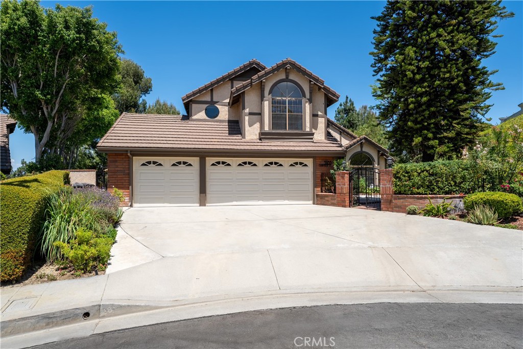 5185 E Fairfield