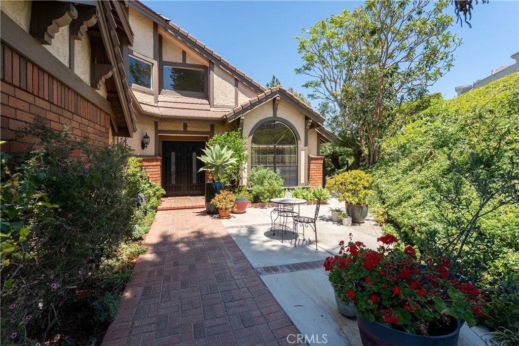 5185 E Fairfield