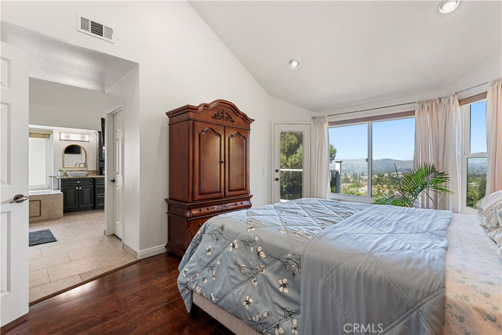 5185 E Fairfield