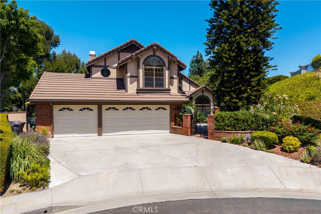 5185 E Fairfield