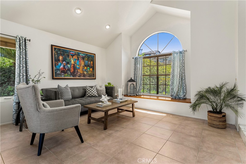 5185 E Fairfield