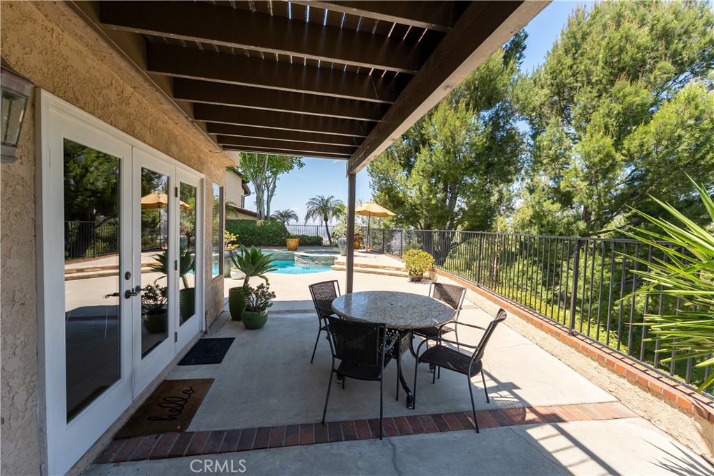5185 E Fairfield