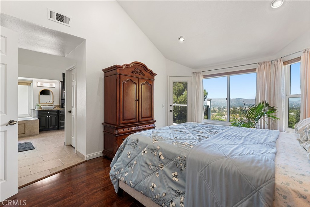 5185 E Fairfield