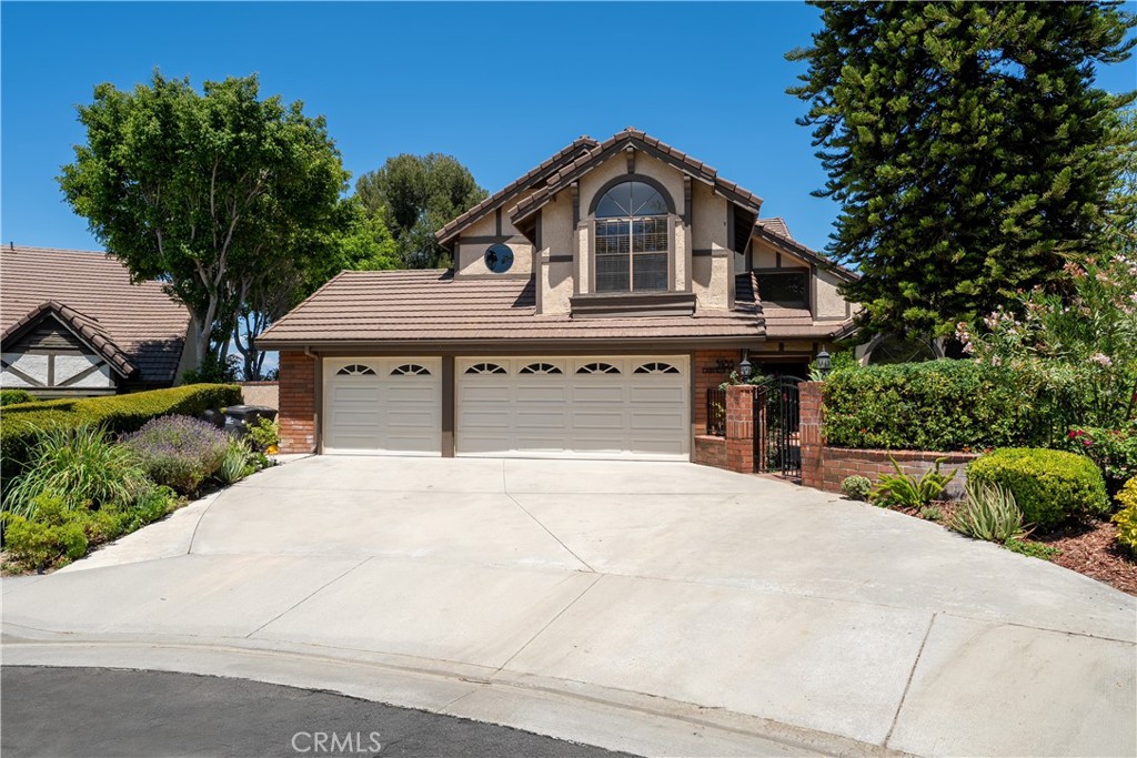 5185 E Fairfield