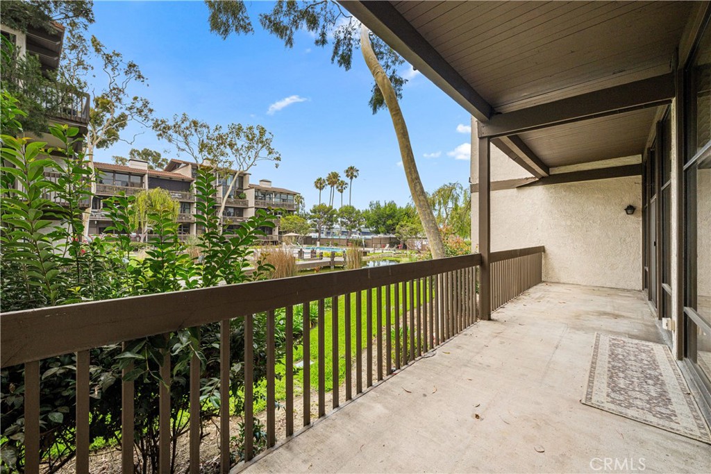 7106 Marina Pacifica Drive S