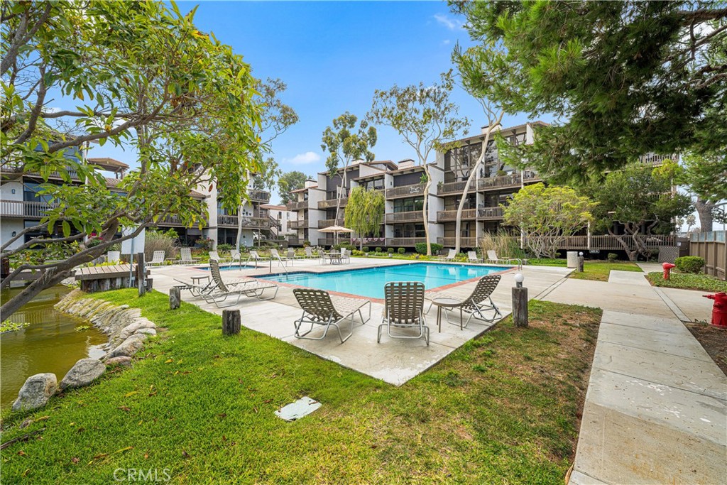 7106 Marina Pacifica Drive S
