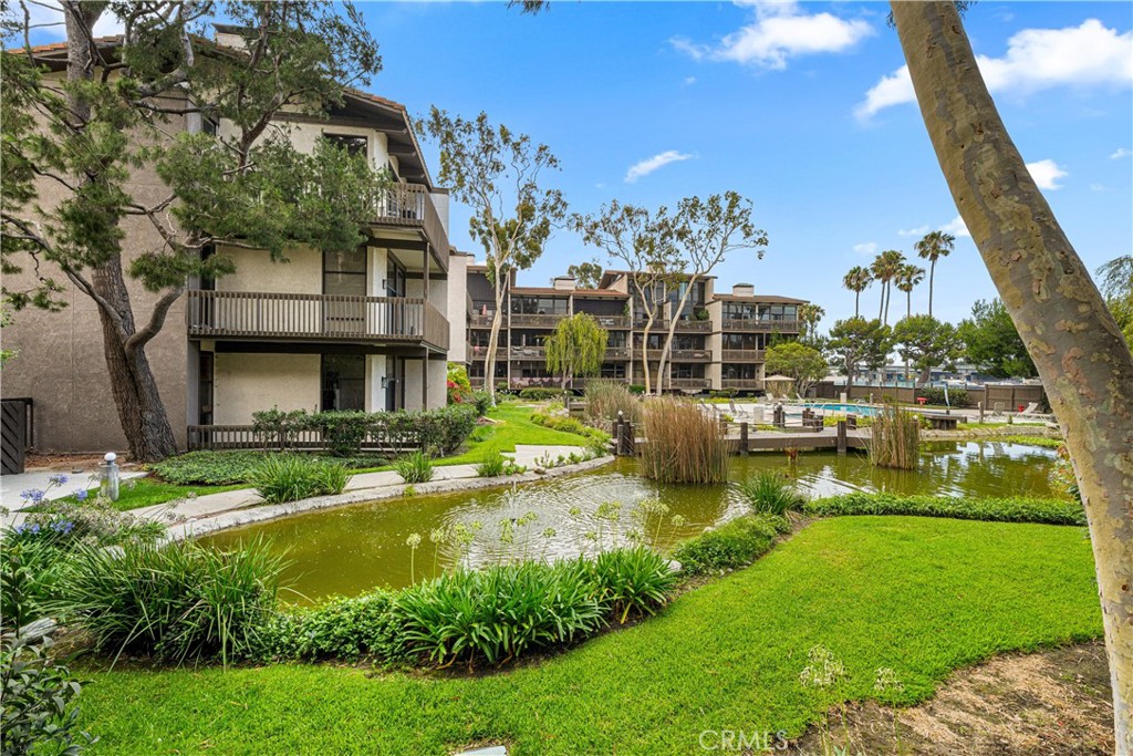 7106 Marina Pacifica Drive S