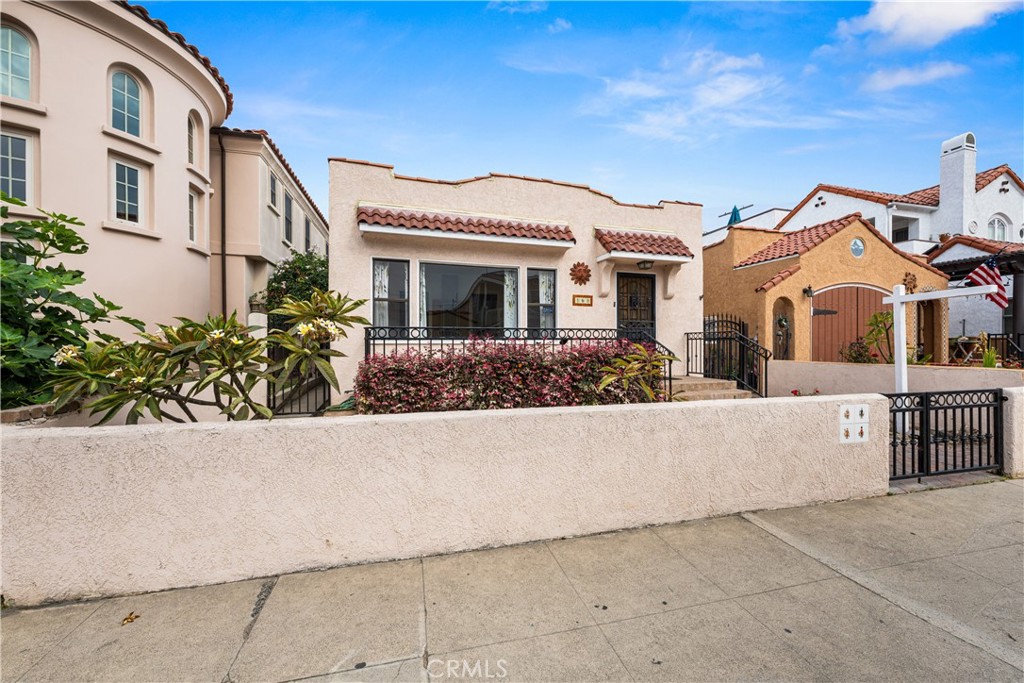 161 Santa Ana