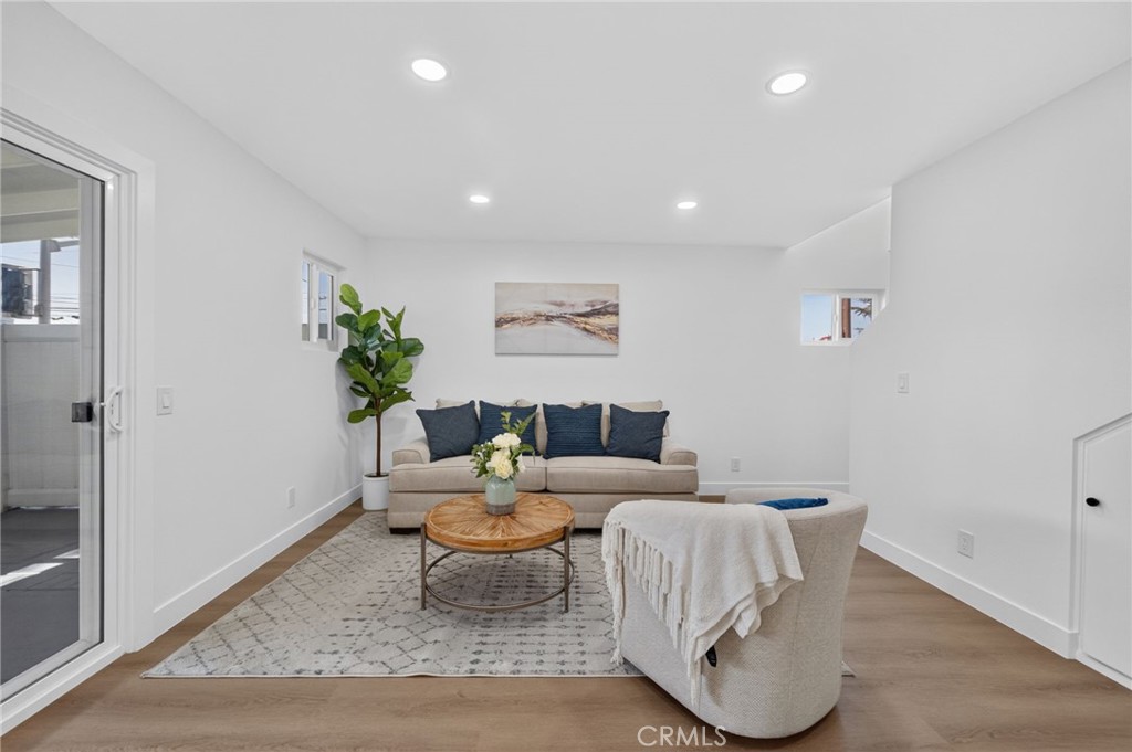 1197 E 9th