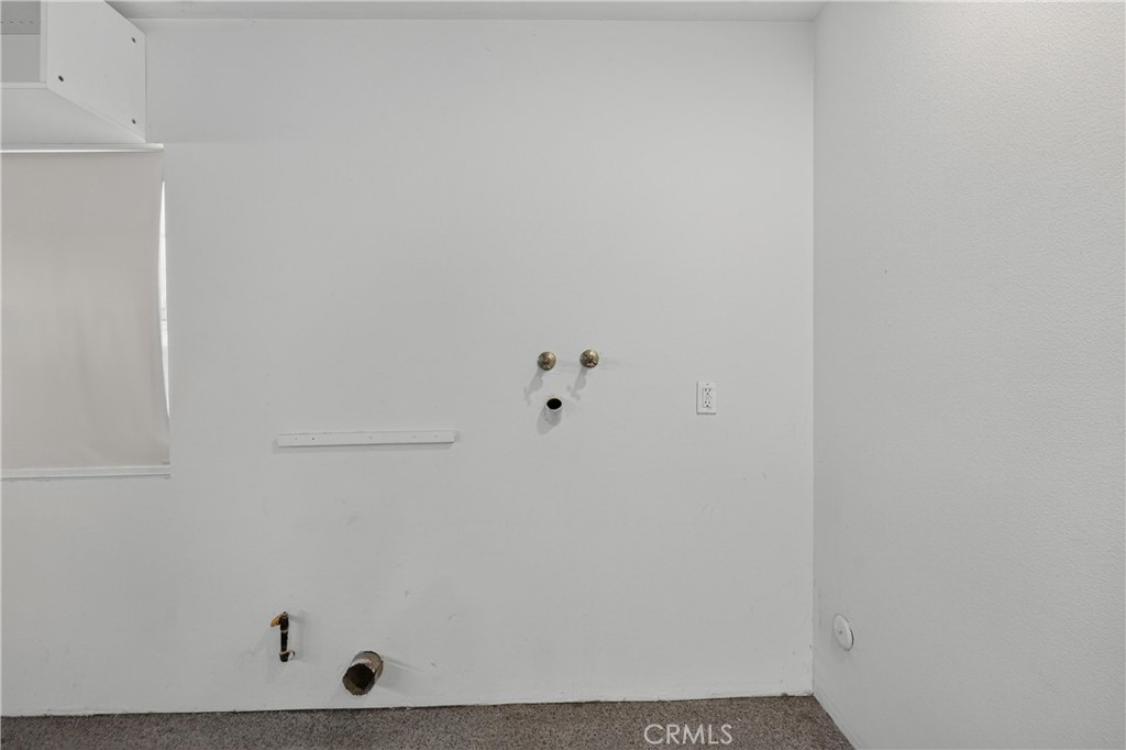 3121 W Ball
