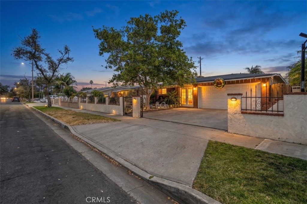 1401 S Joane Way