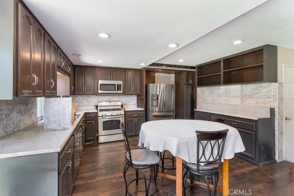 1401 S Joane Way
