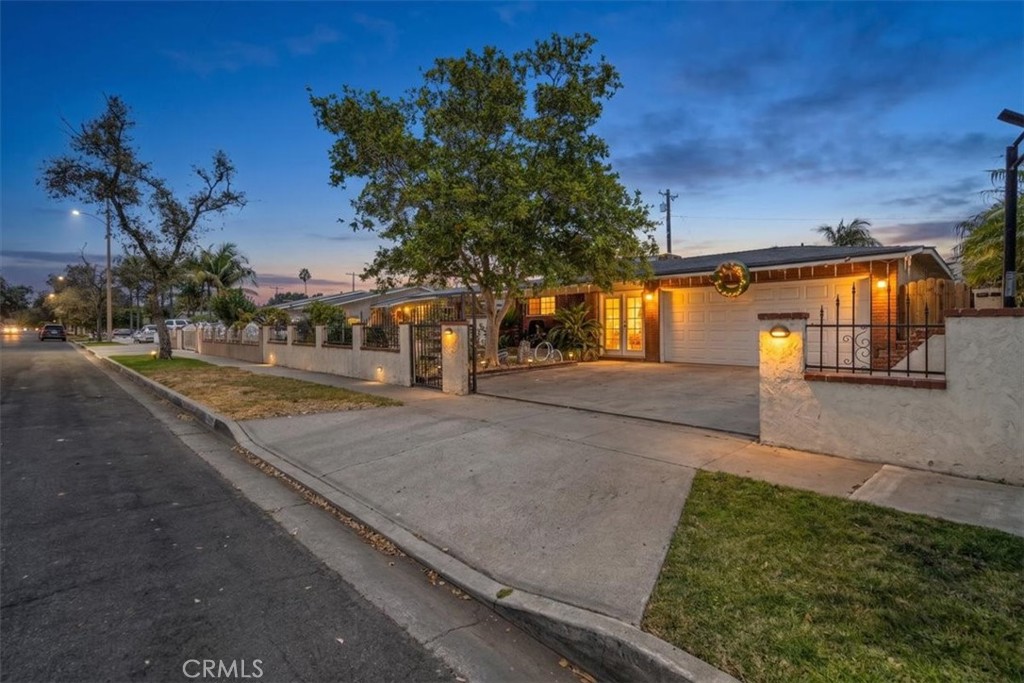 1401 S Joane Way