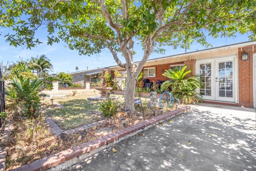 1401 S Joane Way