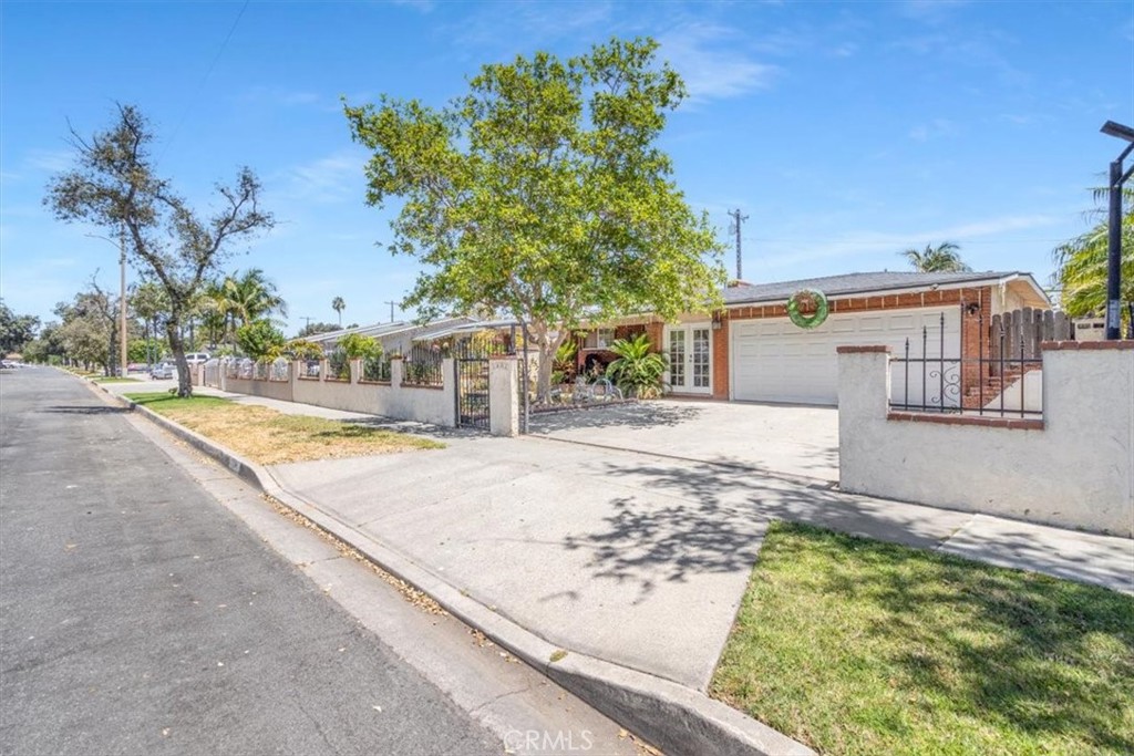 1401 S Joane Way