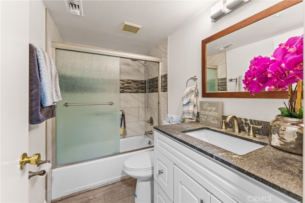 111 S Lakeview