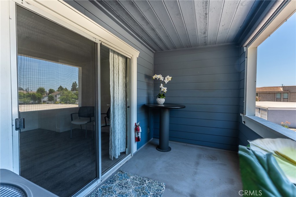 111 S Lakeview