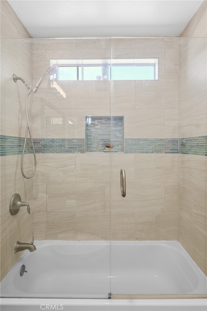 111 S Lakeview