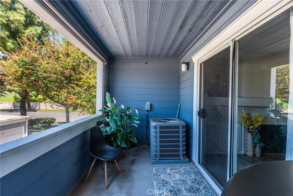 111 S Lakeview