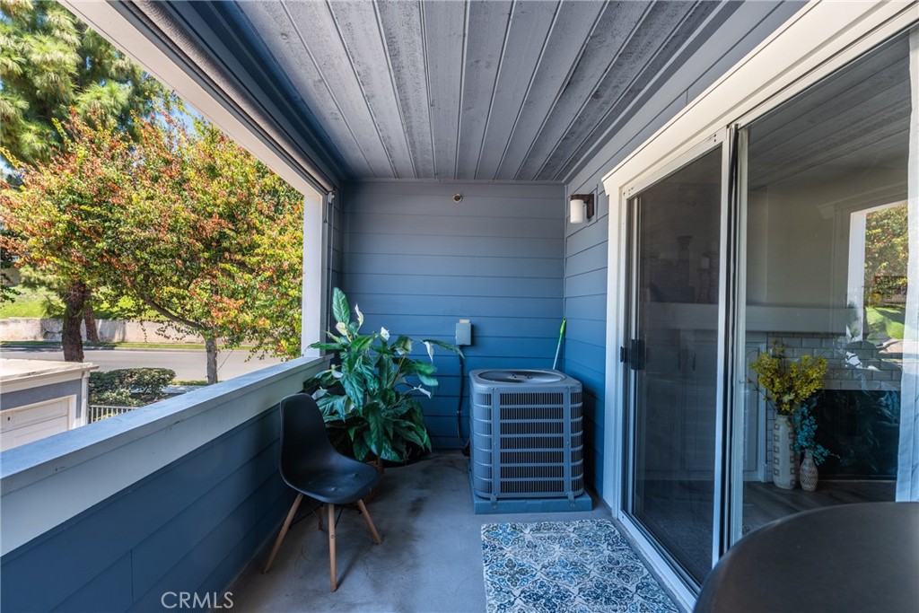 111 S Lakeview