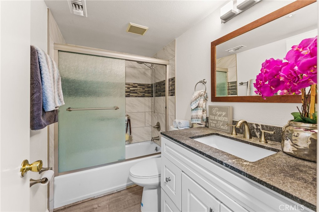 111 S Lakeview