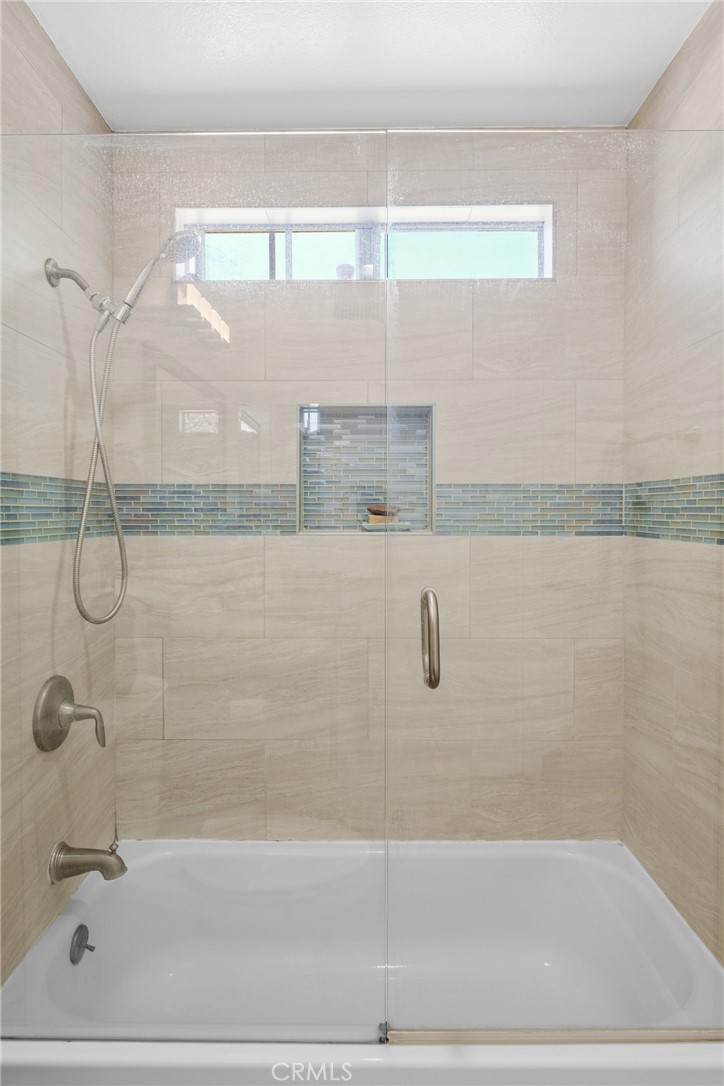 111 S Lakeview