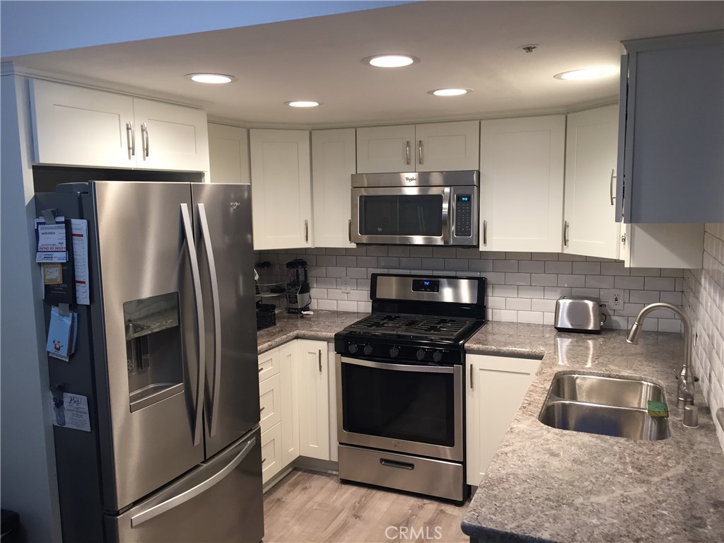 111 S Lakeview