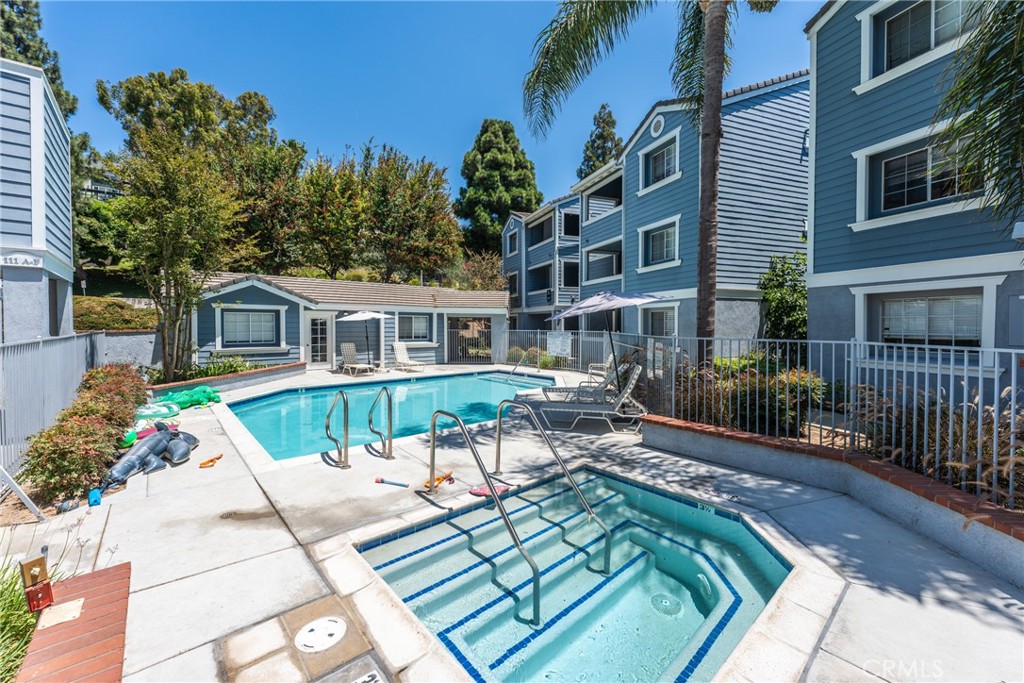 111 S Lakeview