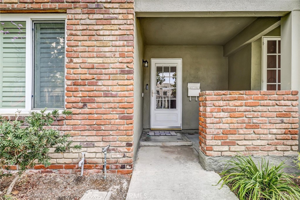 4657 Larwin Avenue
