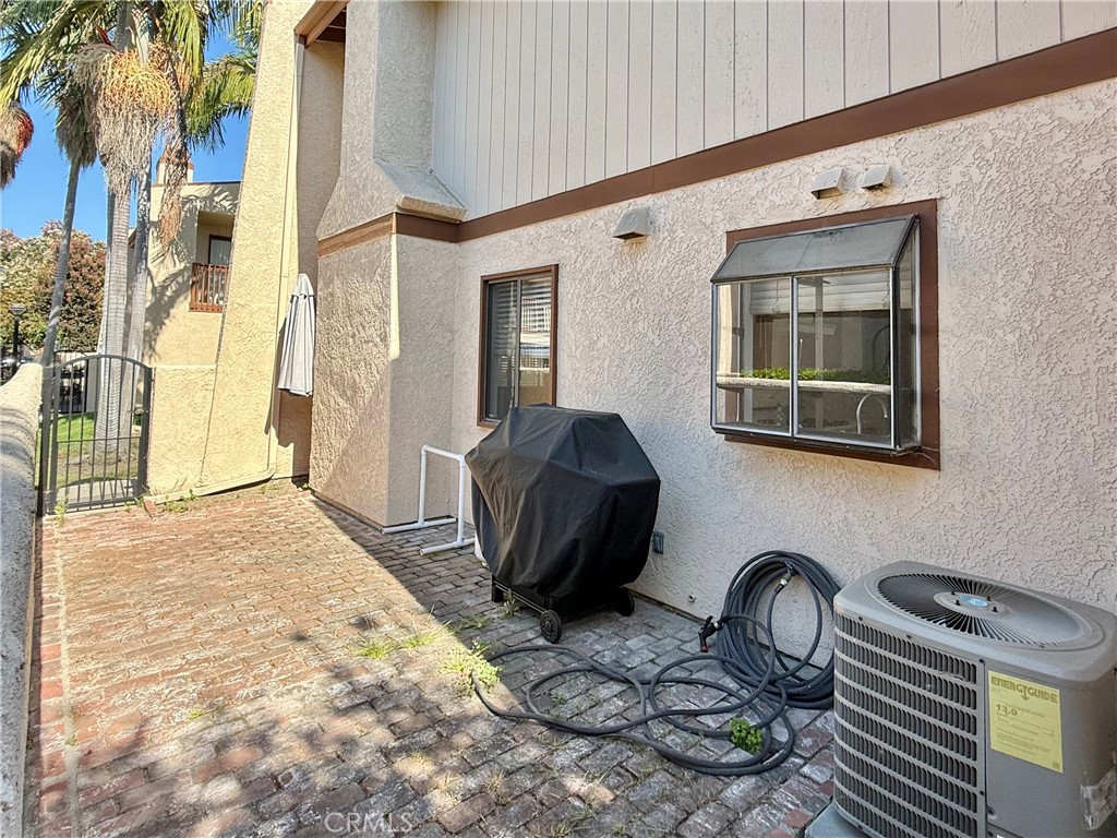 10651 Bell Street