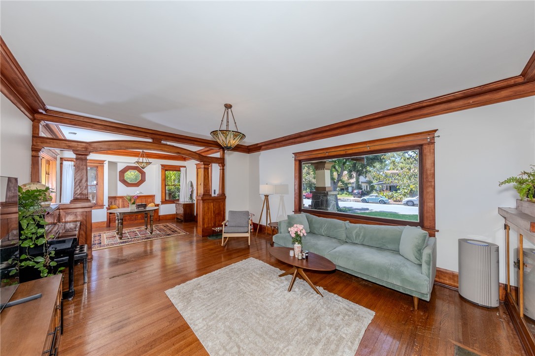 185 E Jefferson
