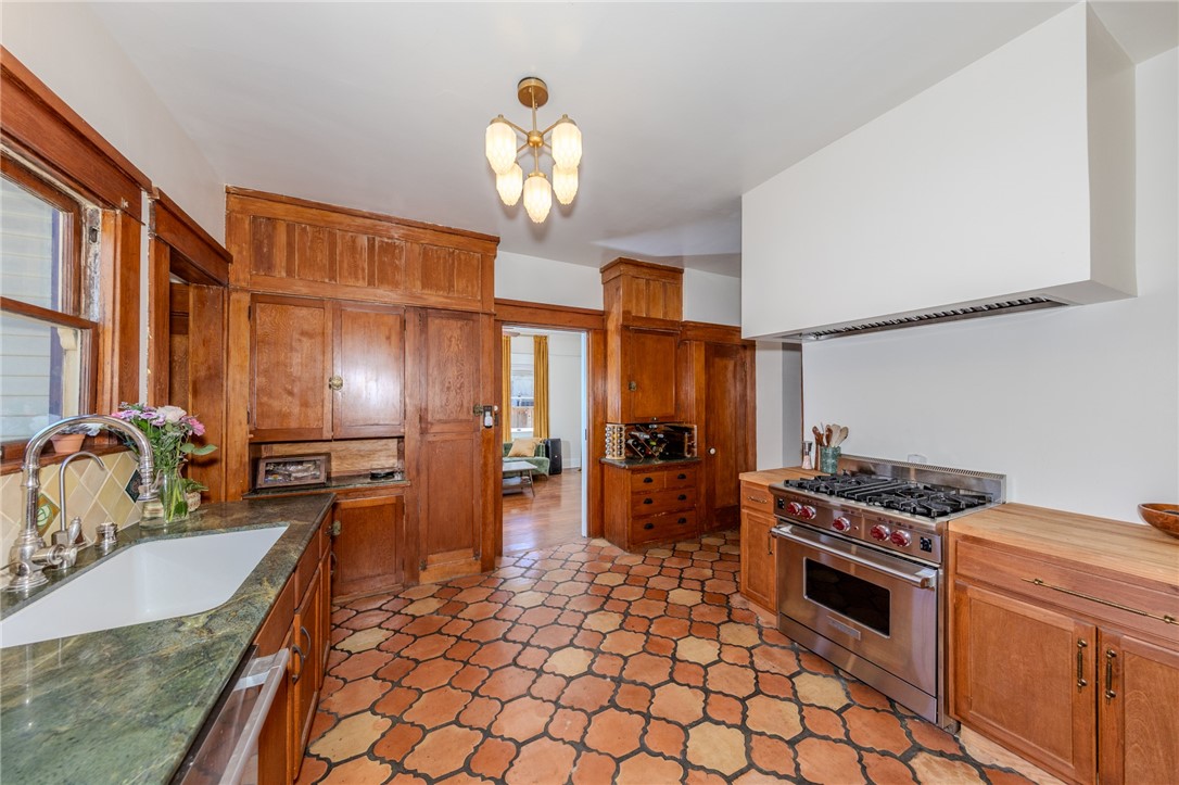 185 E Jefferson