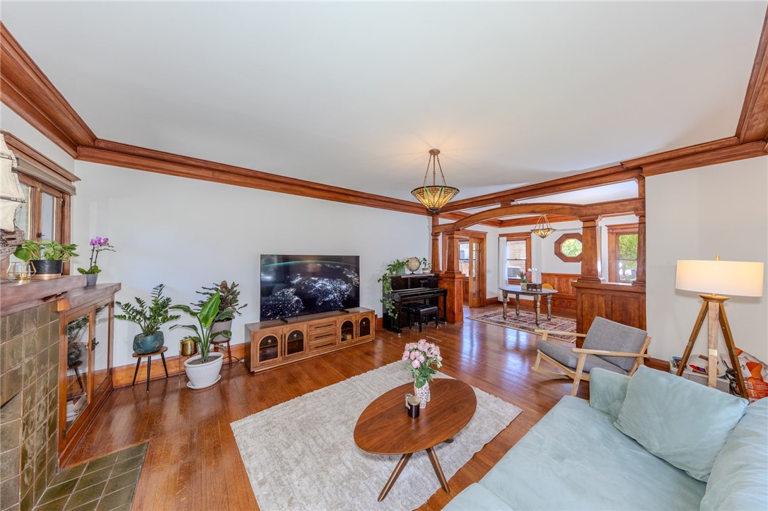 185 E Jefferson