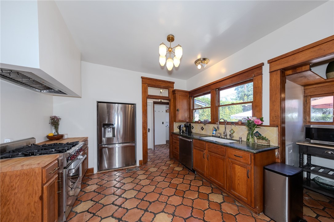 185 E Jefferson