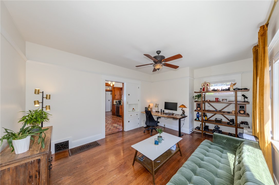 185 E Jefferson