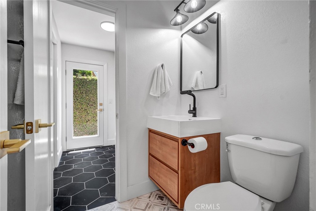 6951 Stanford