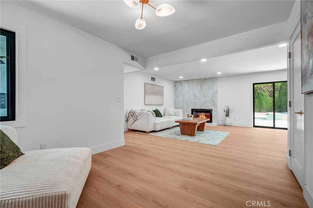 6951 Stanford
