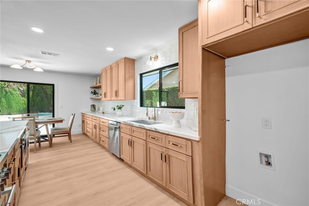 6951 Stanford