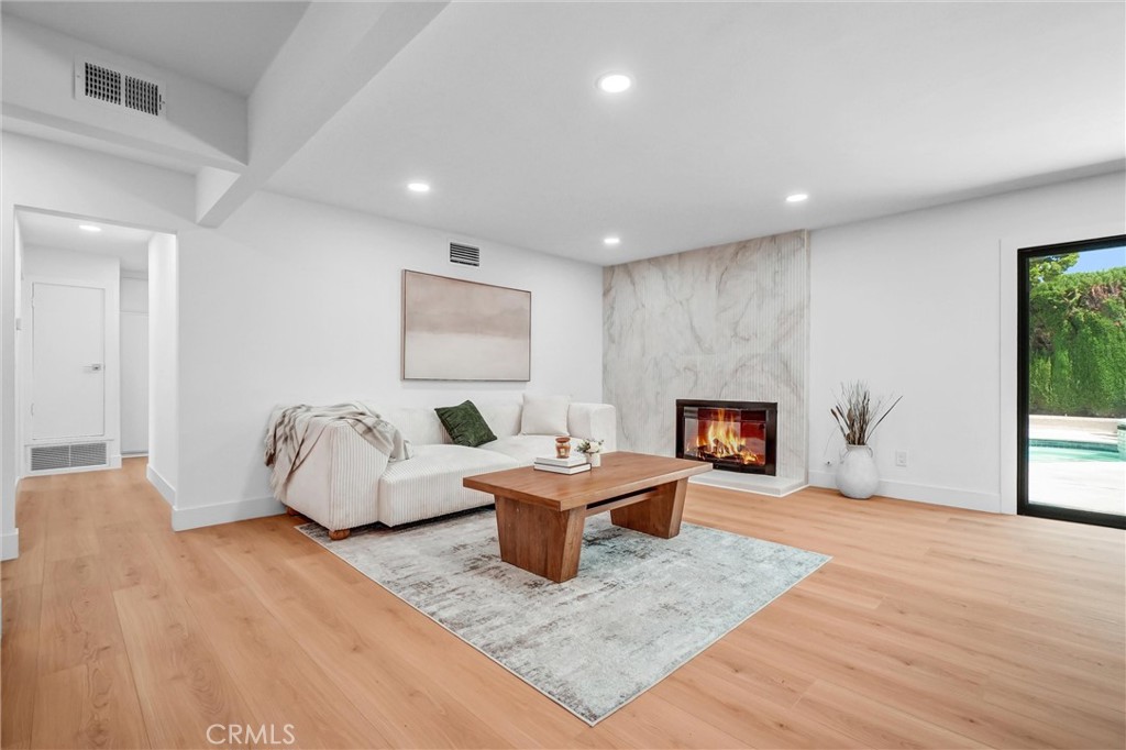 6951 Stanford