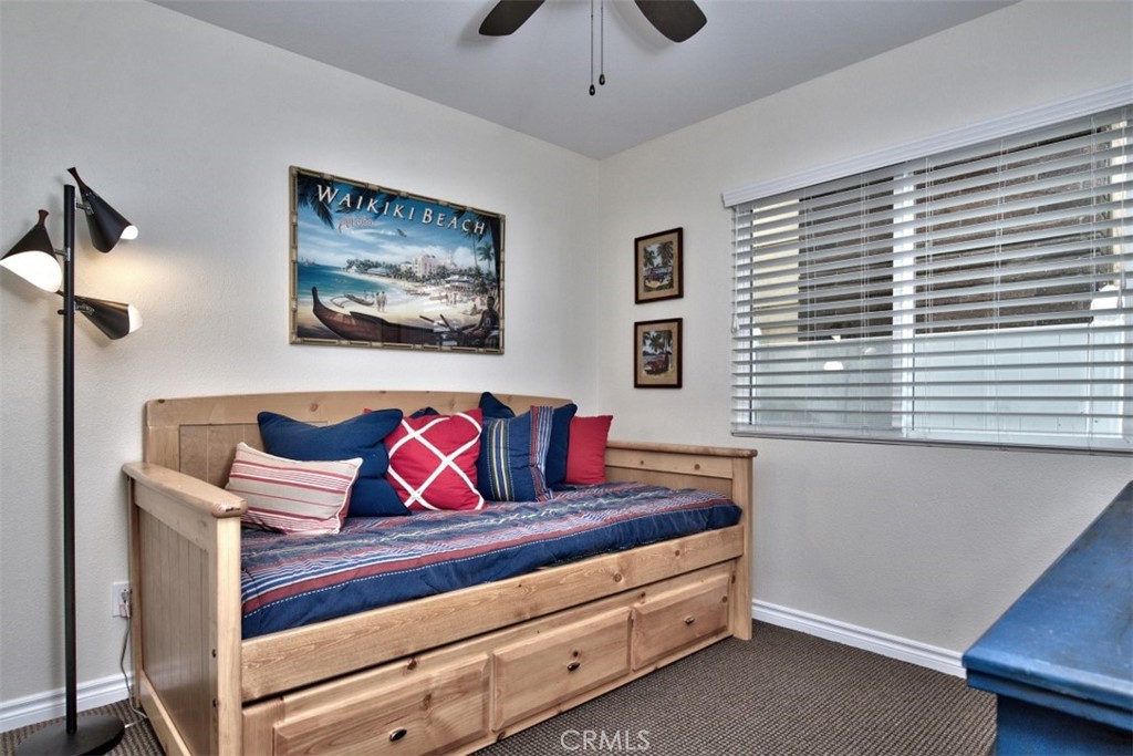 1509 E BALBOA Boulevard