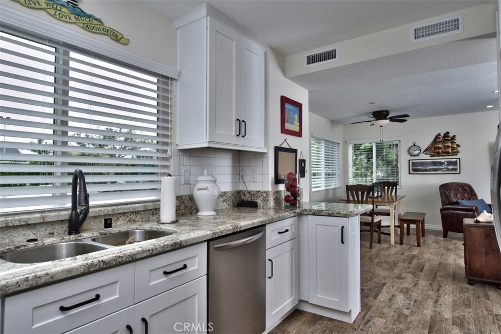 1509 E BALBOA Boulevard