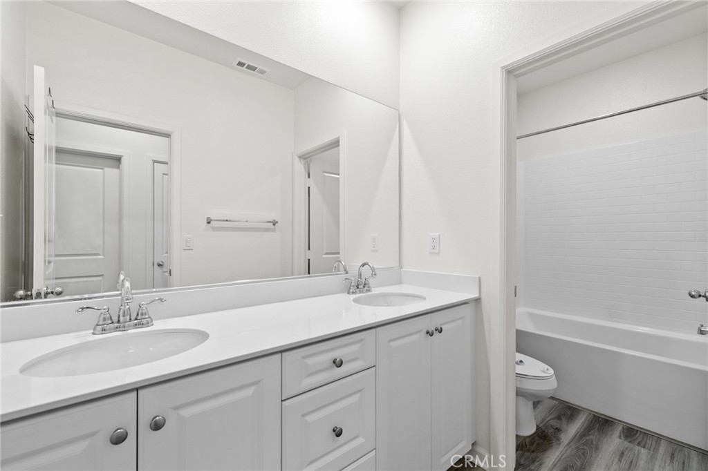 10281 Trickle