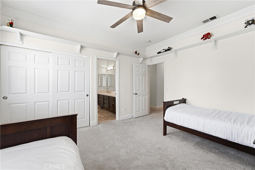 2477 Saffron Glen