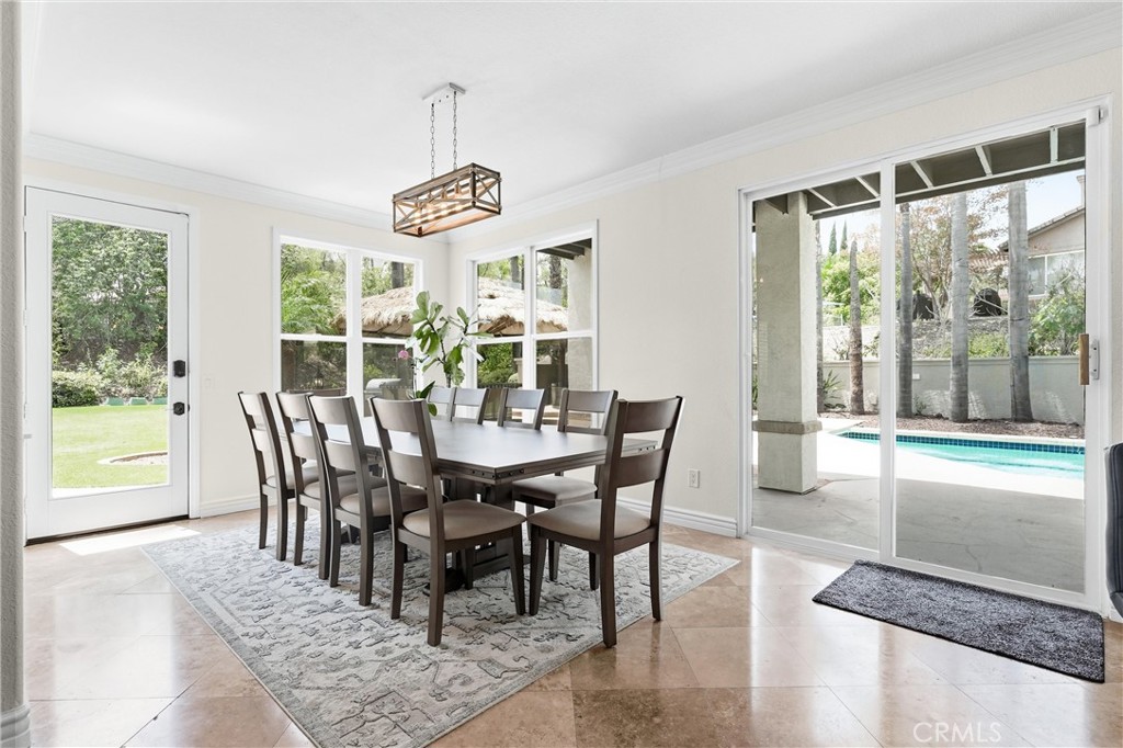 2477 Saffron Glen