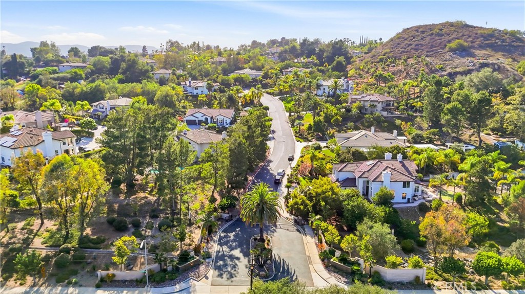 2477 Saffron Glen