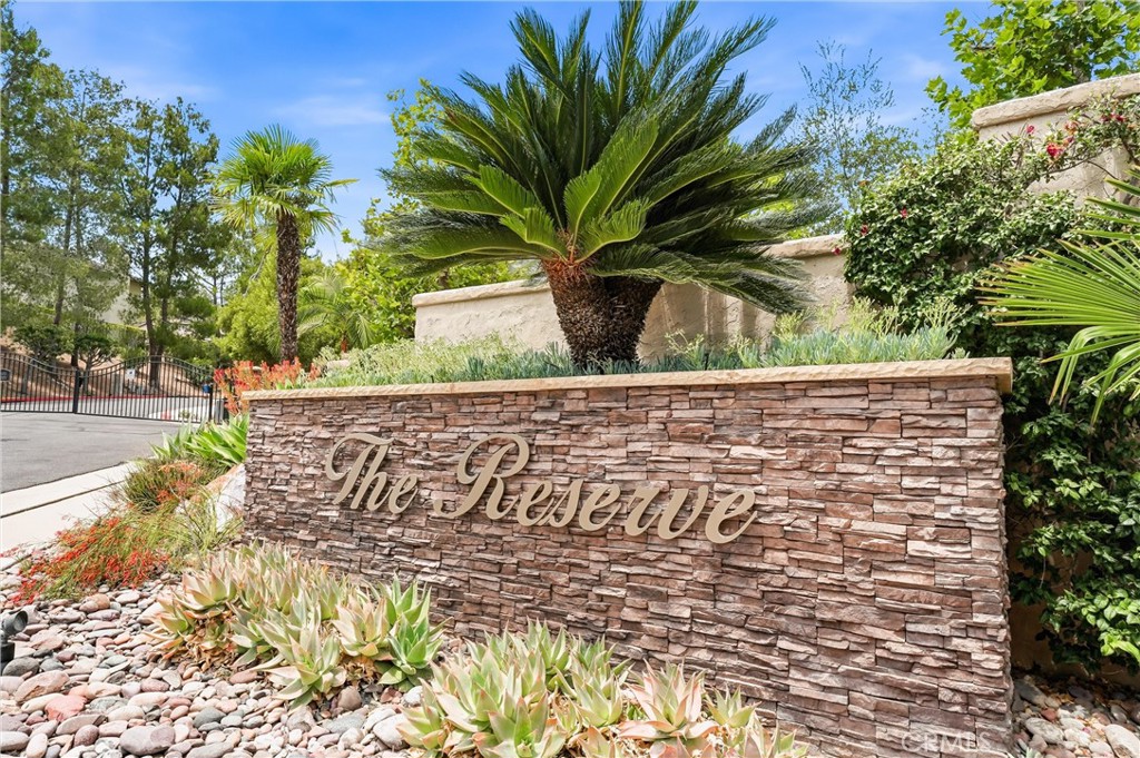 2477 Saffron Glen