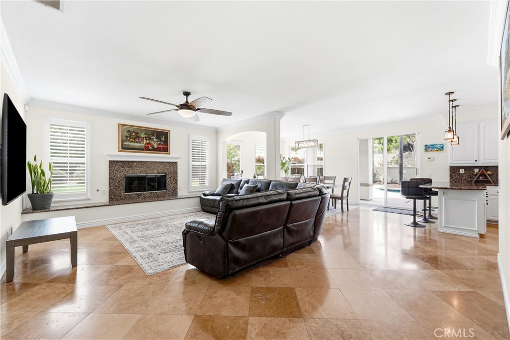 2477 Saffron Glen